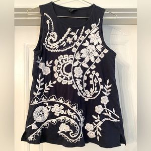 Lucky Brand Navy and White Embroidered Slub Knit Sleeveless Top Sz Small